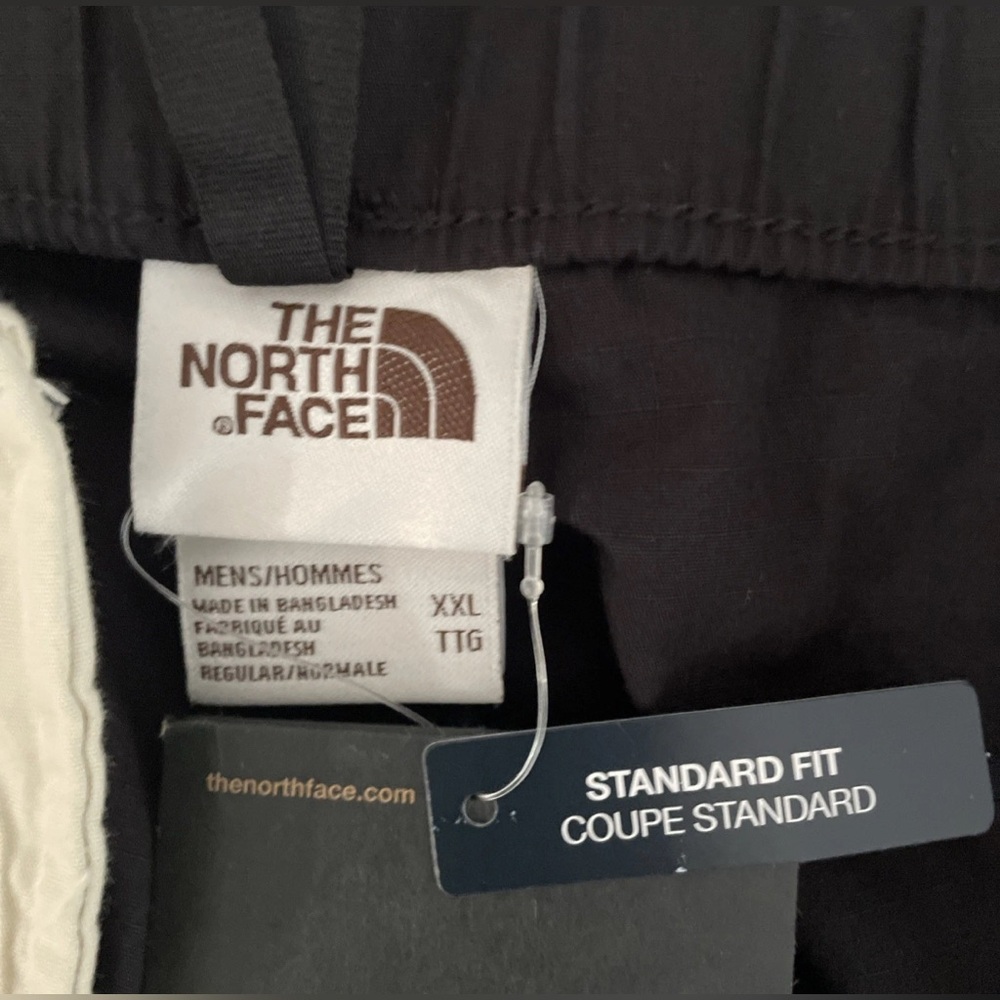 NWT The North Face Ripstop Cargo EZ Shorts
Men’s XXL - Picture 2 of 8
